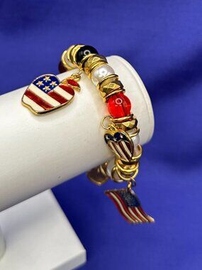 VTG Patriotic Theme 4th of July Stretch Charm Bracelet